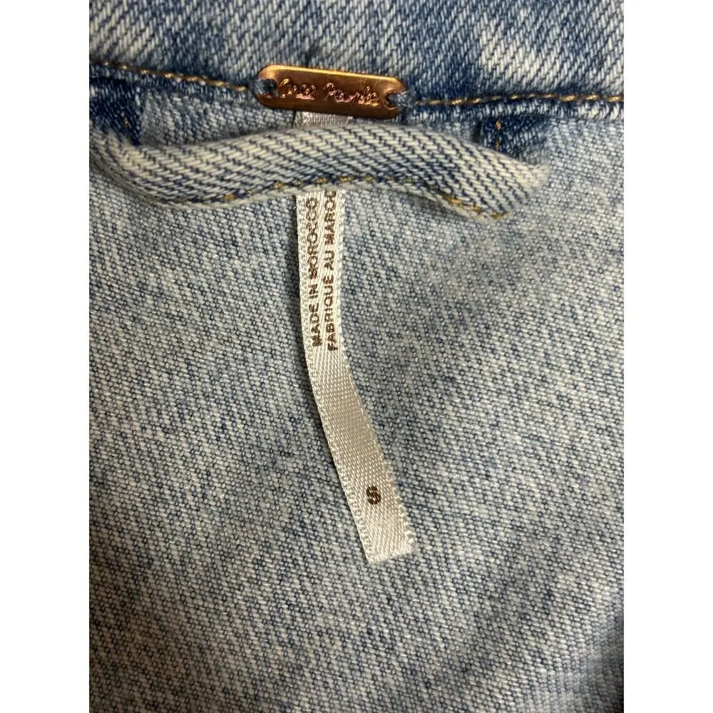 Free People Cropped Distressed Denim Jacket Light Wash SZ S